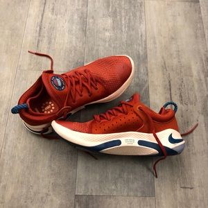 Women’s Nike Joyride Run Flyknit in Red